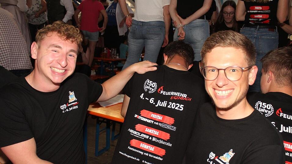 Zur Musik von Headless wurde ausgelassen gefeiert. Zur Musik von Headless wurde ausgelassen gefeiert.