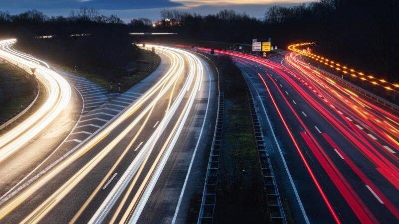 'Tempolimit? Nein Danke!' Mit diesem Slogan und einer Kampagne im Internet bezieht die CSU noch einmal deutlich Stellung. 'Tempolimit? Nein Danke!' Mit diesem Slogan und einer Kampagne im Internet bezieht die CSU noch einmal deutlich Stellung.