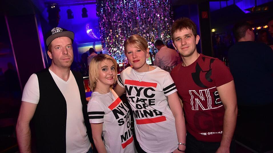 Im Stars wurde wurde wieder getanzt und gefeiert, bis das Licht anging. Im Stars wurde wurde wieder getanzt und gefeiert, bis das Licht anging.