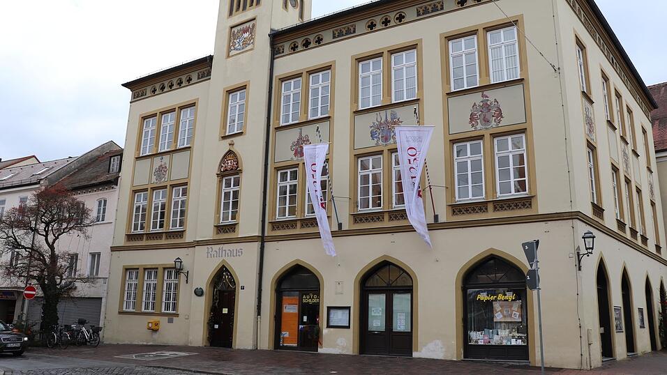 Acht Moosburger Stadträte haben die Online-Petition 'Moosburger Erklärung - gemeinsam aus der Krise' auf den Weg gebracht und rufen zum Unterschreiben auf. Acht Moosburger Stadträte haben die Online-Petition 'Moosburger Erklärung - gemeinsam aus der Krise' auf den Weg gebracht und rufen zum Unterschreiben auf.