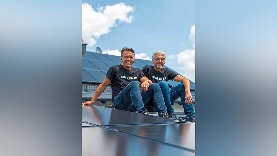 Peter Knuth (l.) und Stefan Jakob sind Geschäftsführer von Enerix in Regensburg. Der PV-Monteur hat ein bundesweites Franchise-Netz. Peter Knuth (l.) und Stefan Jakob sind Geschäftsführer von Enerix in Regensburg. Der PV-Monteur hat ein bundesweites Franchise-Netz.