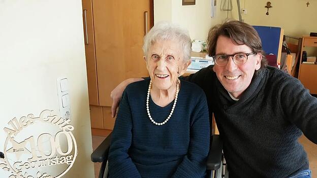 Anna B. zusammen mit ihrem Anwalt Bernhard Brunner, der sie seit über vier Jahren in diesem Fall vertritt. Anna B. zusammen mit ihrem Anwalt Bernhard Brunner, der sie seit über vier Jahren in diesem Fall vertritt.