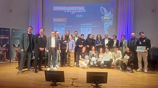 Beim Gründertag im Kapuzinerstadl ging es hoch her. Die jungen Gründer und Ideenfinder waren mit Feuereifer dabei. Beim Gründertag im Kapuzinerstadl ging es hoch her. Die jungen Gründer und Ideenfinder waren mit Feuereifer dabei.