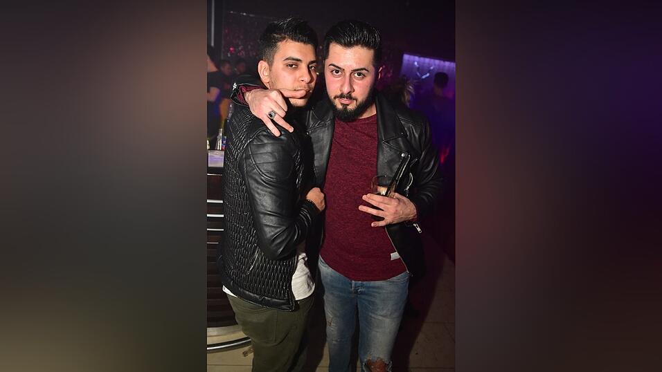 Im Stars wurde wurde wieder getanzt und gefeiert, bis das Licht anging. Im Stars wurde wurde wieder getanzt und gefeiert, bis das Licht anging.