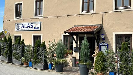 Noch bis zum 30. August hat das Alas an der Bundesstraße 8 geöffnet. Noch bis zum 30. August hat das Alas an der Bundesstraße 8 geöffnet.