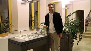 Mathias Plechinger darf wegen seiner nebenberuflichen Tätigkeit als Lehrer der Musikschule nicht für den Landauer Stadtrat kandidieren. Mathias Plechinger darf wegen seiner nebenberuflichen Tätigkeit als Lehrer der Musikschule nicht für den Landauer Stadtrat kandidieren.