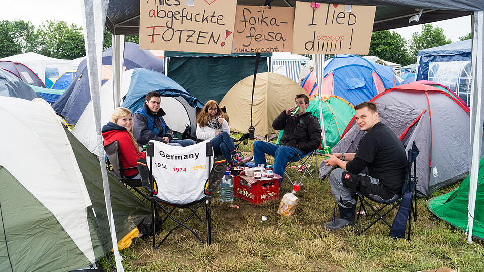 Mal mehr und mal weniger ausgewogen: Frühstück am Pfingst-Open-Air. Aufgenommen am Samstag von Regina Hölzel Mal mehr und mal weniger ausgewogen: Frühstück am Pfingst-Open-Air. Aufgenommen am Samstag von Regina Hölzel