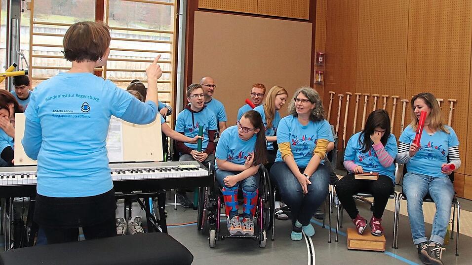 Der Chor des Blindeninstituts begrüßte die Gäste zum Spatenstich. Der Chor des Blindeninstituts begrüßte die Gäste zum Spatenstich.