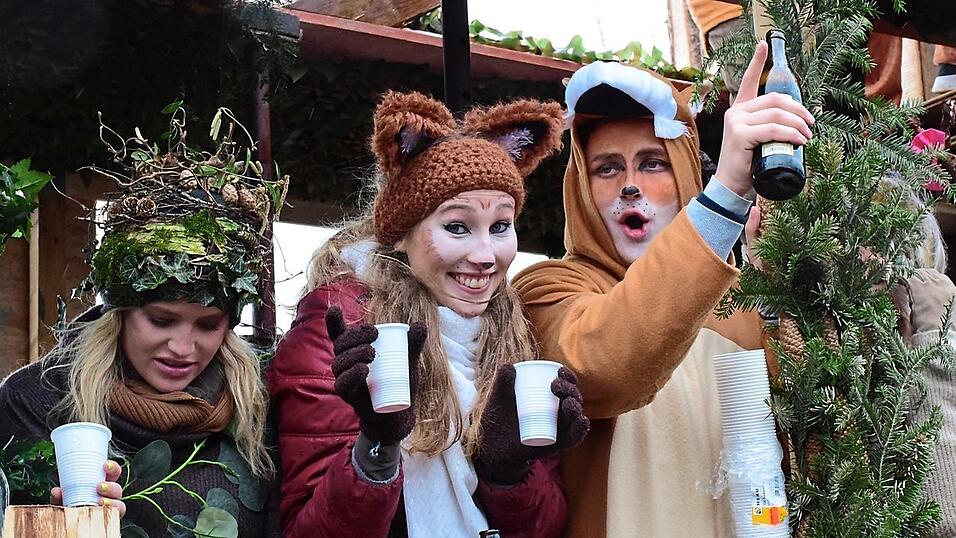 Zehntausende Besucher werden zum Faschingsumzug am Faschingsdienstag in Rötz erwartet. Zehntausende Besucher werden zum Faschingsumzug am Faschingsdienstag in Rötz erwartet.