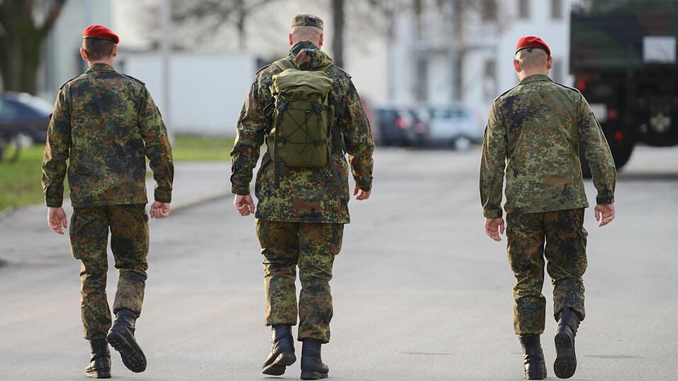 Aktuell übt die Bundeswehr im Raum Ostbayern. (Symbolbild) Aktuell übt die Bundeswehr im Raum Ostbayern. (Symbolbild)