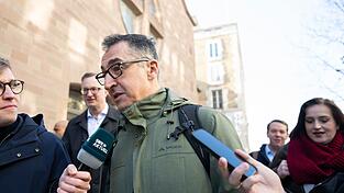 Cem Özdemir (Grüne) hat sich zum Ziel gesetzt, weiter voranzukommen. Cem Özdemir (Grüne) hat sich zum Ziel gesetzt, weiter voranzukommen.