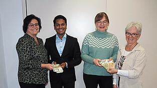 Zweimal 600 Euro wurden gespendet. Zweimal 600 Euro wurden gespendet.