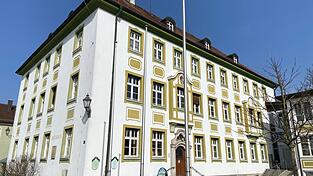 Im Rathaus Bad Kötzting brechen neue Zeiten an: Nach der Stadratswahl 2026 nehmen sechs Newcomer Platz am Ratstisch. Im Rathaus Bad Kötzting brechen neue Zeiten an: Nach der Stadratswahl 2026 nehmen sechs Newcomer Platz am Ratstisch.