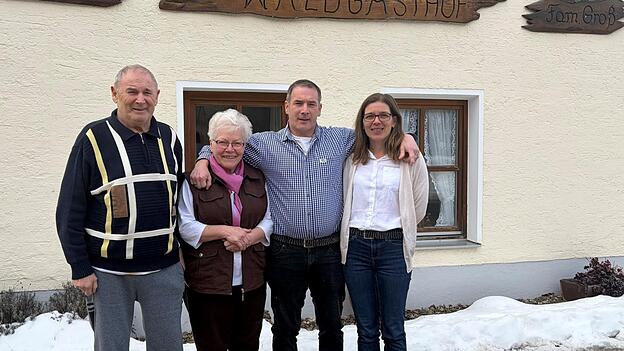 Seit drei Generationen betreibt die Familie Groß den Waldgasthof Schiederhof. Seit drei Generationen betreibt die Familie Groß den Waldgasthof Schiederhof.