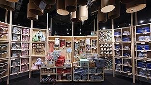 Erst kürzlich machte „Søstrene Grene“ die 100. Filiale in Deutschland auf (hier ein 2024 eröffneter Shop in Essen). Erst kürzlich machte „Søstrene Grene“ die 100. Filiale in Deutschland auf (hier ein 2024 eröffneter Shop in Essen).