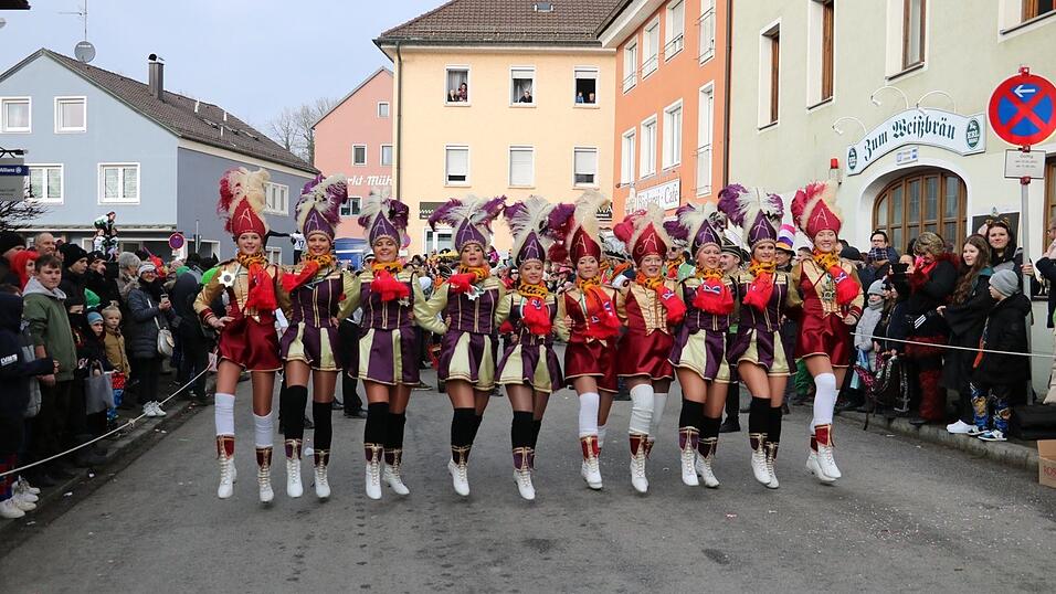 Beim Bogener Faschingsumzug war einiges geboten. Beim Bogener Faschingsumzug war einiges geboten.