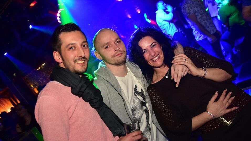 Im Stars wurde wurde wieder getanzt und gefeiert, bis das Licht anging. Im Stars wurde wurde wieder getanzt und gefeiert, bis das Licht anging.