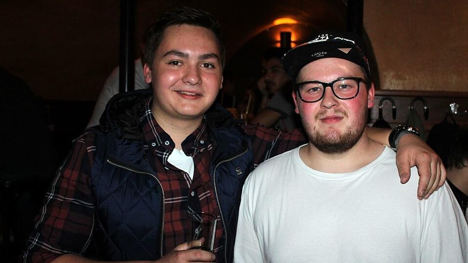 19 Jahre Beatschuppen Landshut! Das wurde am Freitag mit einer Schlagerparty gefeiert. 19 Jahre Beatschuppen Landshut! Das wurde am Freitag mit einer Schlagerparty gefeiert.