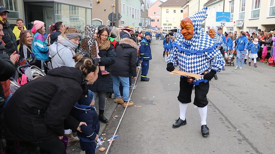 Beim Bogener Faschingsumzug war einiges geboten. Beim Bogener Faschingsumzug war einiges geboten.