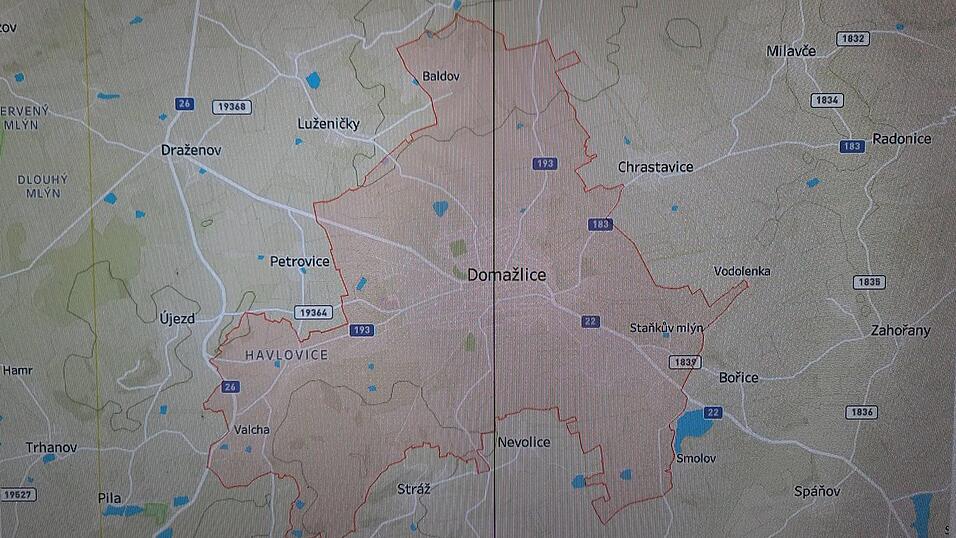 Die Bürger von Domazlice dürfen diesen durch das Kataster abgegrenzten Bereich ab Montag nicht mehr verlassen. Dieser umfasst neben dem Stadtgebiet nur noch die angrenzenden Ortsteile. Die Bürger von Domazlice dürfen diesen durch das Kataster abgegrenzten Bereich ab Montag nicht mehr verlassen. Dieser umfasst neben dem Stadtgebiet nur noch die angrenzenden Ortsteile.