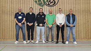 Die Verantwortlichen: (v.l.n.r.) Hanglberger Michael (Perspektivspielerkoordinator SVL), Antony Max (TSV-Manager), Maier Maximilian (SVL-Sportleiter), Danzer Christian (1. Vorsitzender TSV), Neumeier Benedikt (Vorstand Sport SVL) und Kapser Michael (TSV-Sportleiter). Die Verantwortlichen: (v.l.n.r.) Hanglberger Michael (Perspektivspielerkoordinator SVL), Antony Max (TSV-Manager), Maier Maximilian (SVL-Sportleiter), Danzer Christian (1. Vorsitzender TSV), Neumeier Benedikt (Vorstand Sport SVL) und Kapser Michael (TSV-Sportleiter).