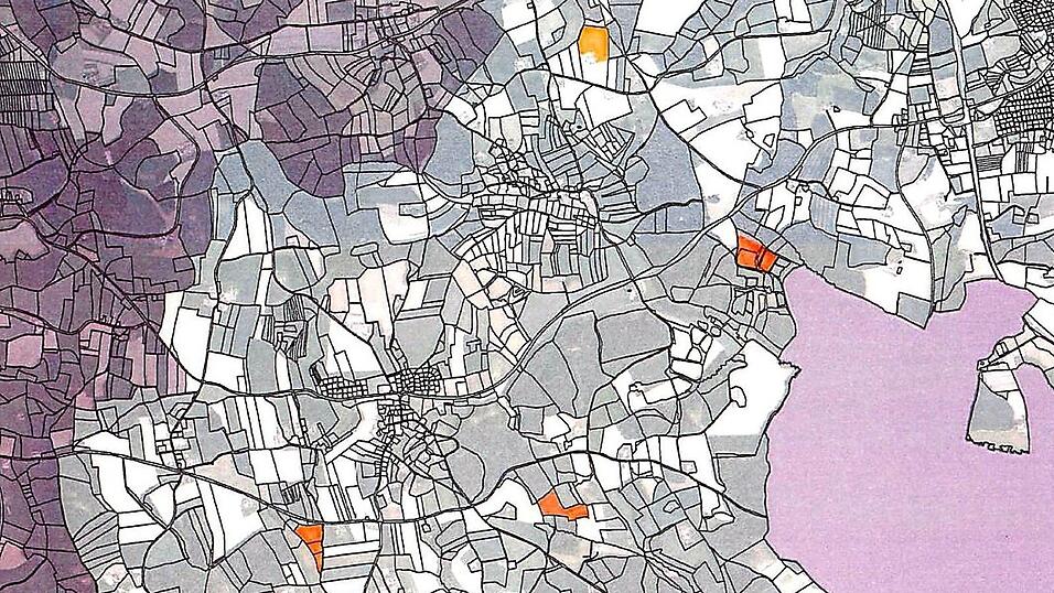 Diese vier gelb/orange markierten Flächen möchte die Stangl GmbH & Co. Gemüse KG mit Freiflächen-Photovoltaikanlagen bebauen: Lindach (von oben im Uhrzeigersinn), Unterkuglöd, Engerthal und Pirka. Diese vier gelb/orange markierten Flächen möchte die Stangl GmbH & Co. Gemüse KG mit Freiflächen-Photovoltaikanlagen bebauen: Lindach (von oben im Uhrzeigersinn), Unterkuglöd, Engerthal und Pirka.