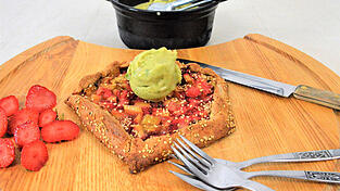 Als Dessert knusprige Galettes mit frischer Nice Cream. Als Dessert knusprige Galettes mit frischer Nice Cream.