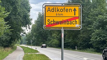 Auf der Strecke von Adlkofen in Richtung des Landshuter Stadtteils Schweinbach rammte der 24-Jährige den Biker des MC Trust von der Straße. Auf der Strecke von Adlkofen in Richtung des Landshuter Stadtteils Schweinbach rammte der 24-Jährige den Biker des MC Trust von der Straße.