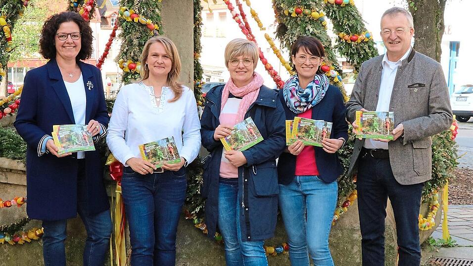 Stellten die neue Broschüre für die Kinderfreizeit 2024 am Donnerstag gemeinsam vor: Carola Rieger, Marion Beer, Sandra Ederer, Manuela Schmidt und Markus Ackermann (von links) Stellten die neue Broschüre für die Kinderfreizeit 2024 am Donnerstag gemeinsam vor: Carola Rieger, Marion Beer, Sandra Ederer, Manuela Schmidt und Markus Ackermann (von links)