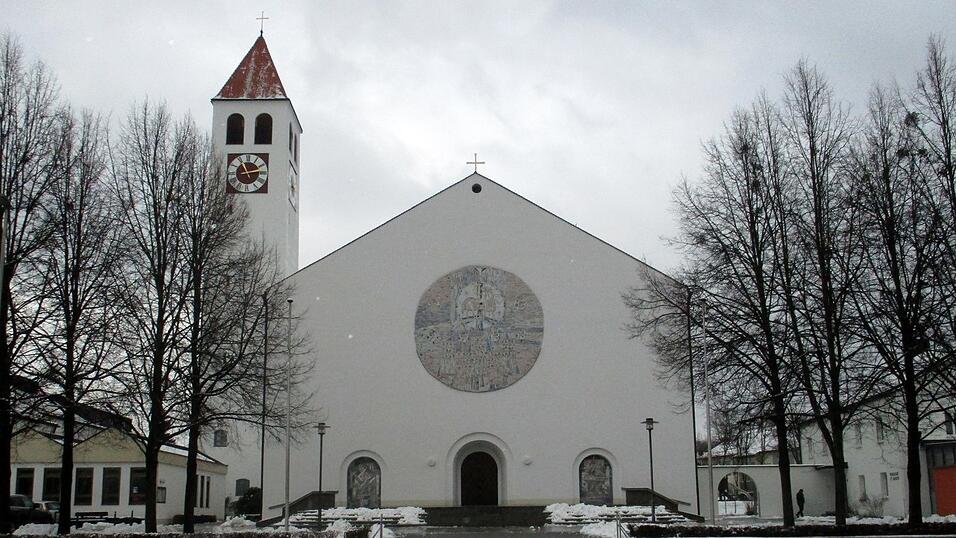 Die Stadtpfarrkirche St. Martin. Die Stadtpfarrkirche St. Martin.
