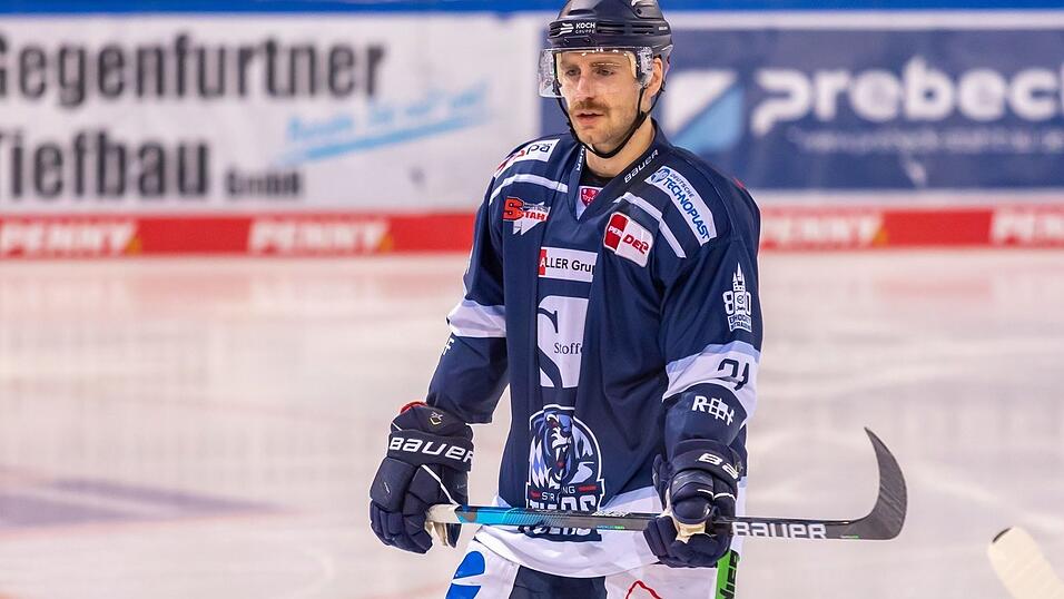 Hier noch im Trikot der Straubing Tigers, bald schon im Shirt der Krefeld Pinguine: Kael Mouillierat. Hier noch im Trikot der Straubing Tigers, bald schon im Shirt der Krefeld Pinguine: Kael Mouillierat.