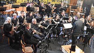 Das „Gebläse“ ist das Geisenhausener Bläserensemble, entstanden aus der früheren Bläserklasse für Erwachsene. Das „Gebläse“ ist das Geisenhausener Bläserensemble, entstanden aus der früheren Bläserklasse für Erwachsene.