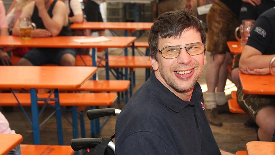 Zur Musik von Headless wurde ausgelassen gefeiert. Zur Musik von Headless wurde ausgelassen gefeiert.