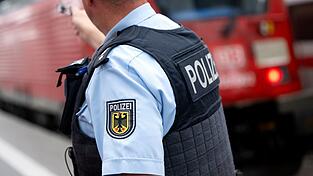 Nach Diebstählen in Zügen auf dem Weg nach München ermittelt nun die Bundespolizei. (Symbolbild) Nach Diebstählen in Zügen auf dem Weg nach München ermittelt nun die Bundespolizei. (Symbolbild)