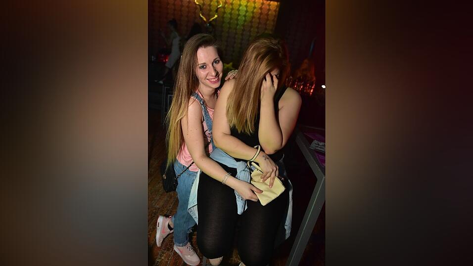 Im Stars wurde wurde wieder getanzt und gefeiert, bis das Licht anging. Im Stars wurde wurde wieder getanzt und gefeiert, bis das Licht anging.