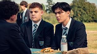 In der Serie „Heartstopper“ ist Isaac (links) asexuell. In der Serie „Heartstopper“ ist Isaac (links) asexuell.