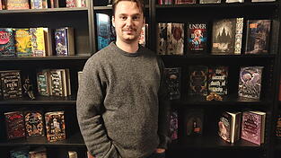 Johannes Feifel eröffnete den „Bücherdrachen“ in der Oberen Bachgasse. Johannes Feifel eröffnete den „Bücherdrachen“ in der Oberen Bachgasse.