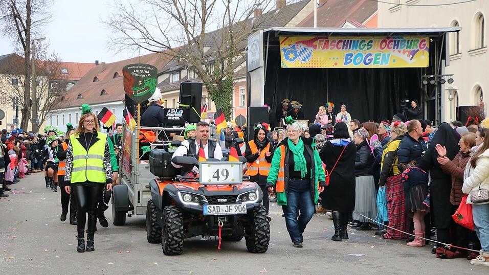 Beim Bogener Faschingsumzug war einiges geboten. Beim Bogener Faschingsumzug war einiges geboten.