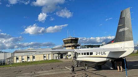 Eine neunsitzige Cessna Grand Caravan fliegt von Wallmühle aus nach Kroatien und Slowenien. Eine neunsitzige Cessna Grand Caravan fliegt von Wallmühle aus nach Kroatien und Slowenien.