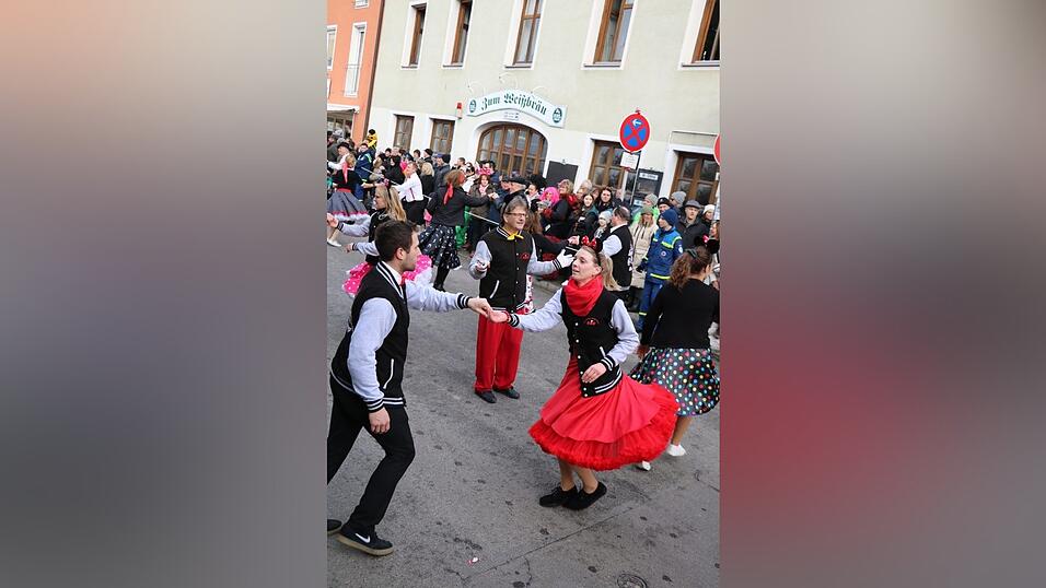 Beim Bogener Faschingsumzug war einiges geboten. Beim Bogener Faschingsumzug war einiges geboten.