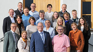 Die Kandidaten von SPD/FBG für den Gemeinderat und für das Amt des Bürgermeisters. Die Kandidaten von SPD/FBG für den Gemeinderat und für das Amt des Bürgermeisters.