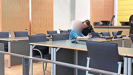 Die Verteidiger des Angeklagten plädierten im Prozess auf drei Jahre Haft. Die Verteidiger des Angeklagten plädierten im Prozess auf drei Jahre Haft.