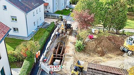 Rund 450.000 Euro wird die Sanierung des 120 Meter lange Rests der Michael-Buchberger-Straße kosten. Fertigstellung ist im Juni. Rund 450.000 Euro wird die Sanierung des 120 Meter lange Rests der Michael-Buchberger-Straße kosten. Fertigstellung ist im Juni.