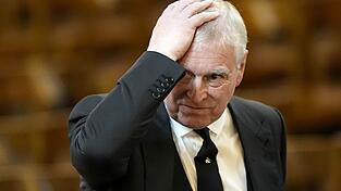 Die nächsten Details: Prinz Andrew gerät weiter unter Druck. (Archivbild) Die nächsten Details: Prinz Andrew gerät weiter unter Druck. (Archivbild)