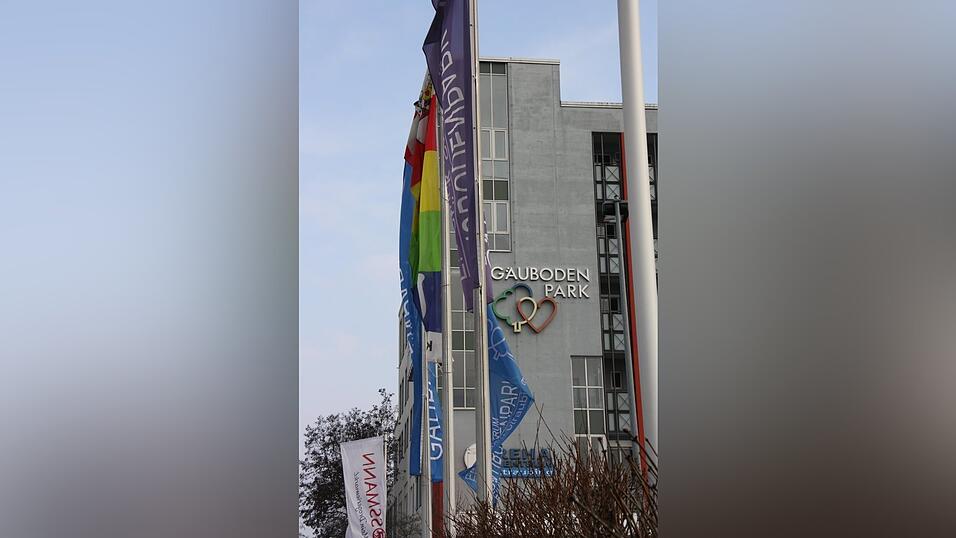 Nach dem Auszug des Reha-Zentrums wünscht sich die Center-Managerin weiterhin Mieter aus dem gesundheitlichen Bereich für den Gäubodenpark. Nach dem Auszug des Reha-Zentrums wünscht sich die Center-Managerin weiterhin Mieter aus dem gesundheitlichen Bereich für den Gäubodenpark.