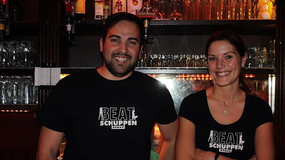 19 Jahre Beatschuppen Landshut! Das wurde am Freitag mit einer Schlagerparty gefeiert. 19 Jahre Beatschuppen Landshut! Das wurde am Freitag mit einer Schlagerparty gefeiert.