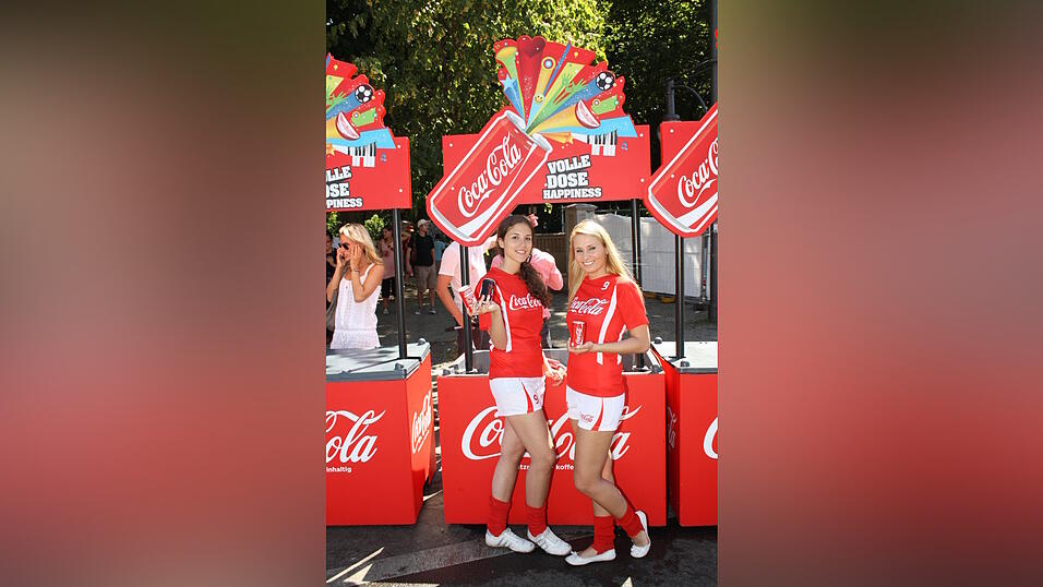 Christian Fertl war am Sonntag auf der Fanmeile in Berlin und erlebte dort das Achtelfinale gegen England auf Großleinwand. Christian Fertl war am Sonntag auf der Fanmeile in Berlin und erlebte dort das Achtelfinale gegen England auf Großleinwand.