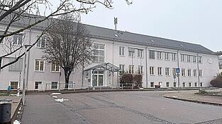 Container sind an den Grundschulen die kurzfristige Lösung. Container sind an den Grundschulen die kurzfristige Lösung.