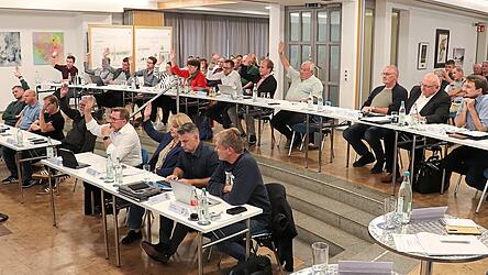 Der Plattlinger Stadtrat traf sich am Montag zu einer außerordentlichen Sitzung. Der Plattlinger Stadtrat traf sich am Montag zu einer außerordentlichen Sitzung.