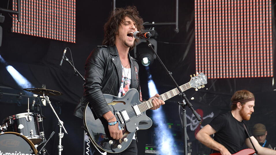 Das war am zweiten Tag des Pfings-Open-Airs in Salching auf dem Festivalgelände los. (Fotos: Florian Wende) Das war am zweiten Tag des Pfings-Open-Airs in Salching auf dem Festivalgelände los. (Fotos: Florian Wende)